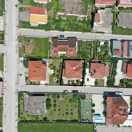 Raisa 12 Apartman
